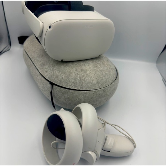 Oculus Quest 2 256GB with Elite Strap, Carrying Case, Upgraded Face Mask. - Picture 2 of 6